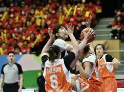 大发娱乐官网-卢卡斯堡客场险胜，保持领先优势