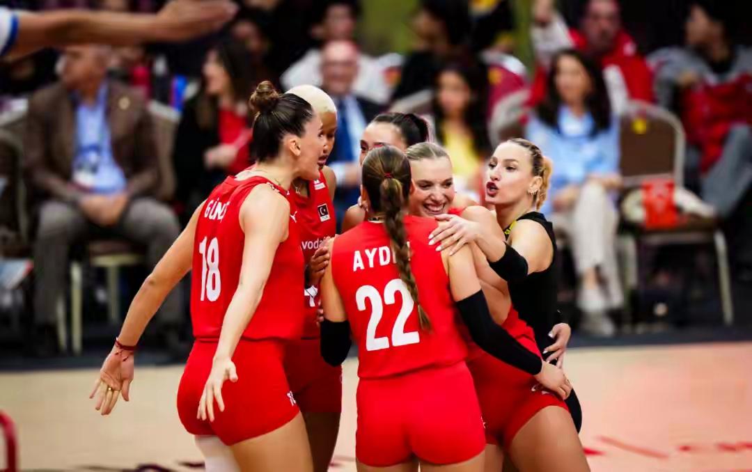 美国队成功晋级国际比赛半决赛(美国队成功晋级国际比赛半决赛是哪一年) 美国队成功晋级国际比赛半决赛(美国队成功晋级国际比赛半决赛是哪一年)