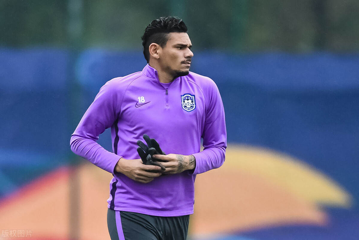 关于圣埃蒂安再遭遇失败，仍未摆脱保级危机的信息