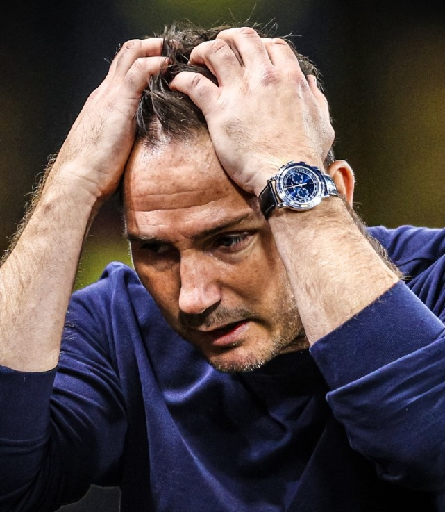 关于圣埃蒂安再遭遇失败，仍未摆脱保级危机的信息