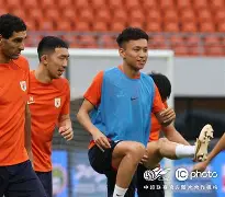 关于河南建业主场惨败山东泰山，失去三分的信息