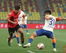 关于河南建业主场惨败山东泰山，失去三分的信息